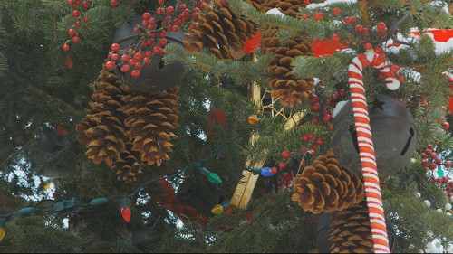 loseup decorated christmas tree